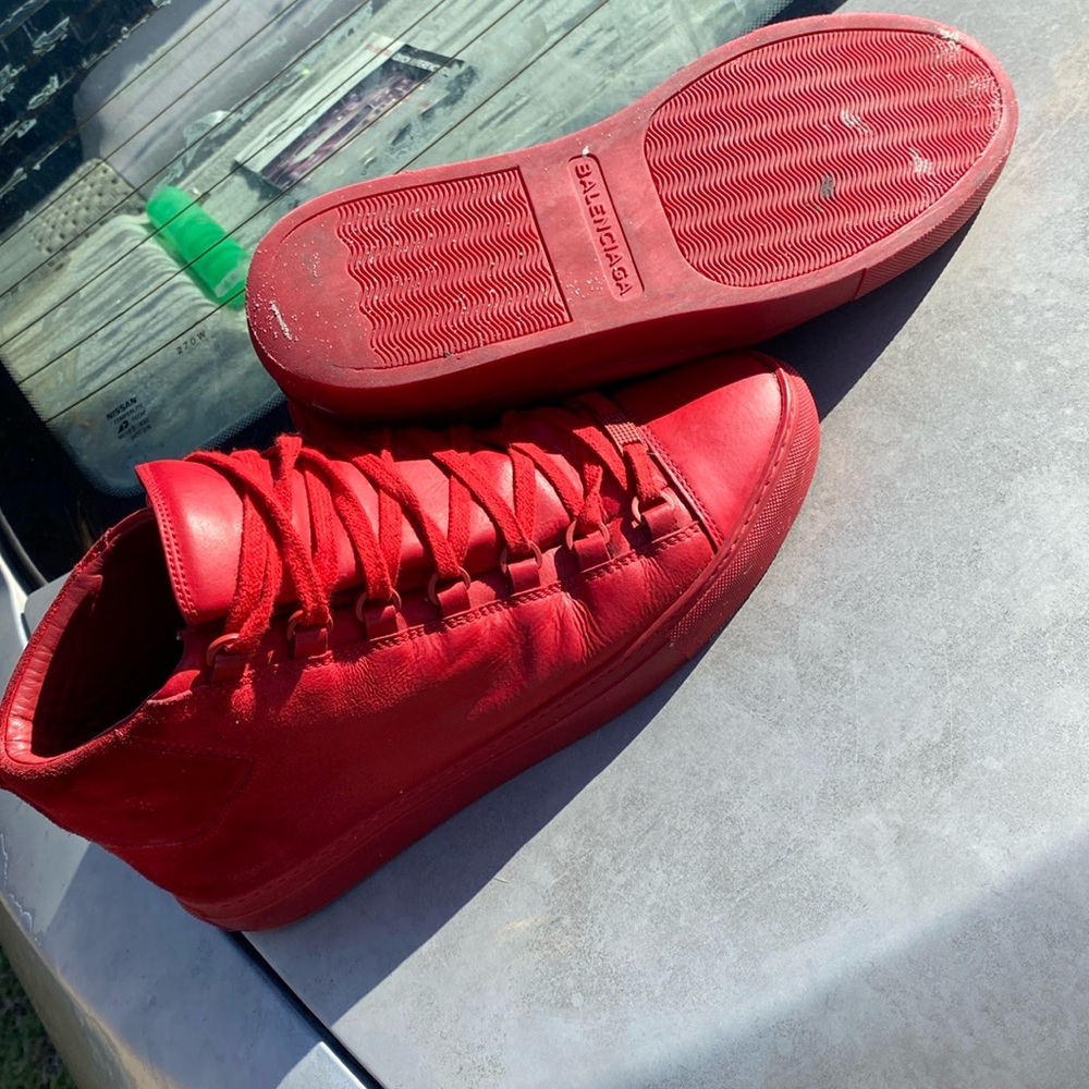 I am selling these Balenciaga high runners